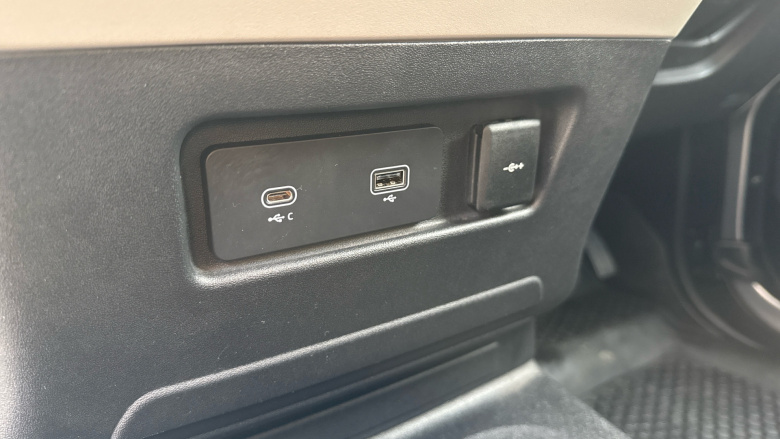 Land Rover Defender 90 Diesel 3.0 D200 Hard Top Auto